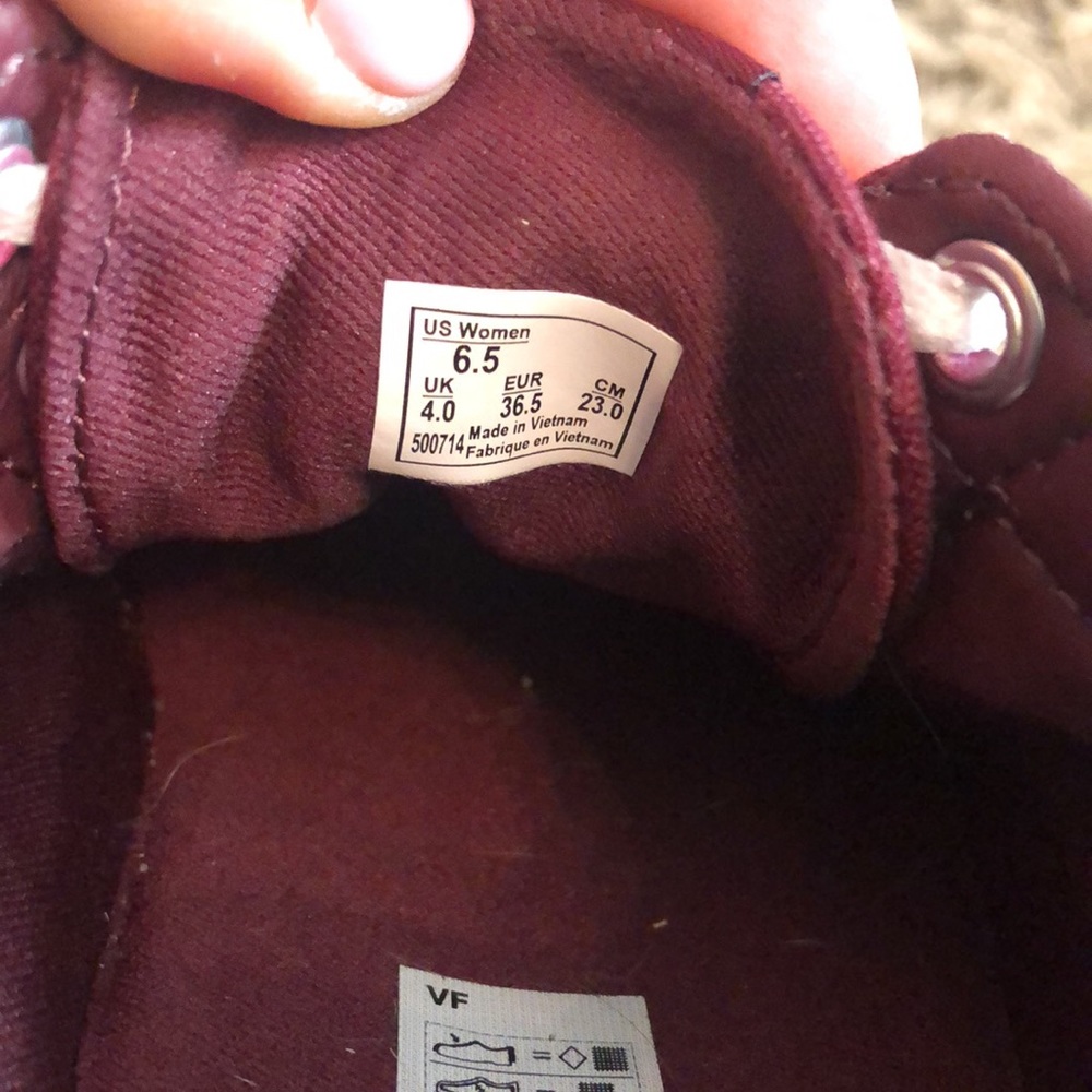 Vans - Picture 3 of 4
